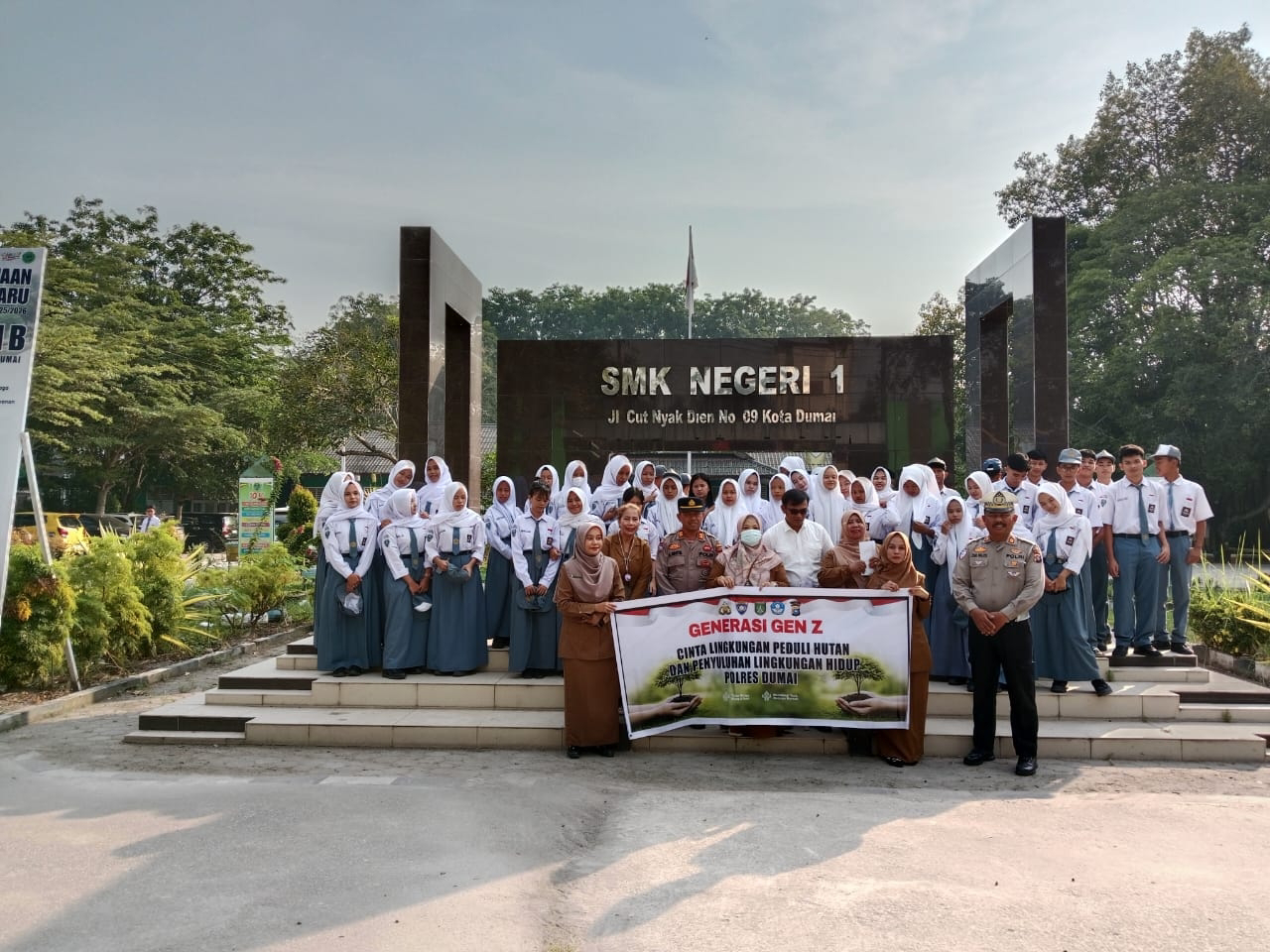 Antusias Siswa SMKN 1 Dumai Bersama Jajaran Polsek Dumai Barat Dalam Penyuluhan Green Policing