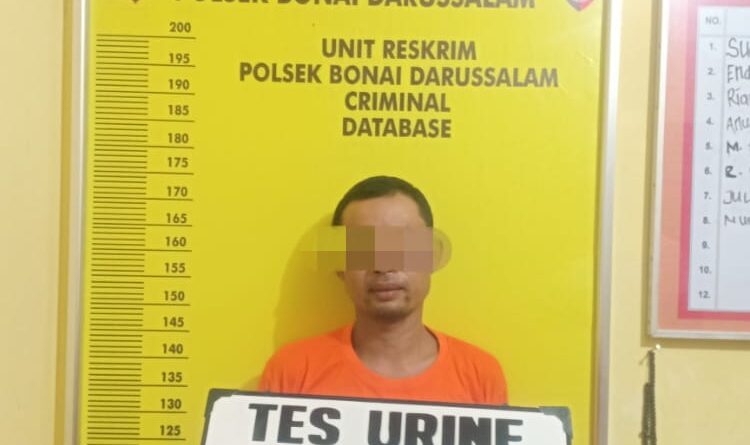 Pria diduga pelaku TP Perjudian jenis Toto Gelap (Togel) putaran Sydney Digelandang ke Mapolsek 
