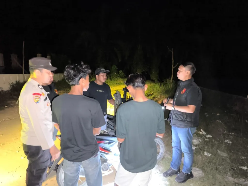 Polsek Langgam Laksanakan KRYD di Sejumlah Titik Rawan, Ciptakan Kondisi Aman