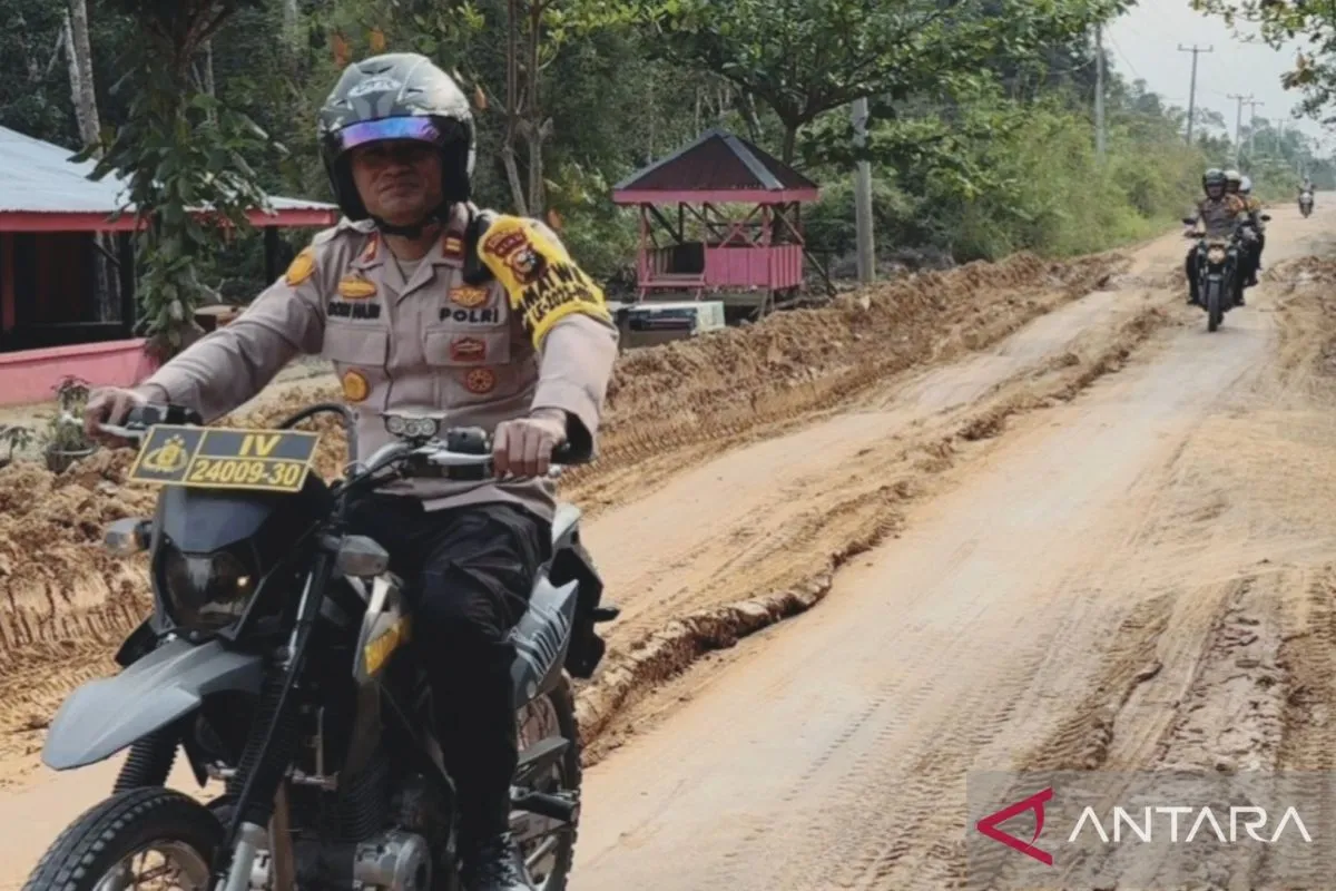 Kapolsek Peranap patroli wilayah perbatasan jelang pilkada