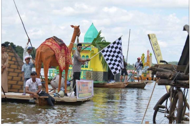 Kapolres Kampar Lepas Festival Sampan Hias