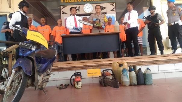 Polres Bengkalis Amankan Sembilan Pelaku Illegal Loging 