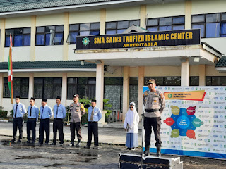 Kapolsek Siak Kompol Ali Azar S.Sos Jadi Pembina Upacara, Dalam Rangka Police Goes To School