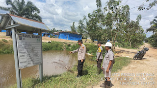 Upaya Cegah Karhutla, Kanit Binmas Polsek Bandar Sei Kijang Cek Kanal Bloking 