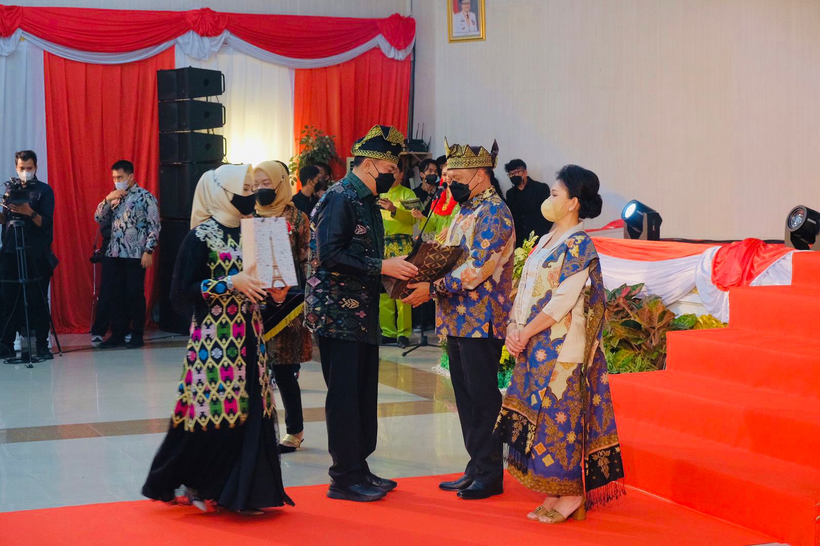 Malam Pisah Sambut Kapolda Riau, Irjen Mohammad Iqbal Berterimakasih Keteladanan Dan Cinta Yang Diberikan Irjen Agung Untuk Riau