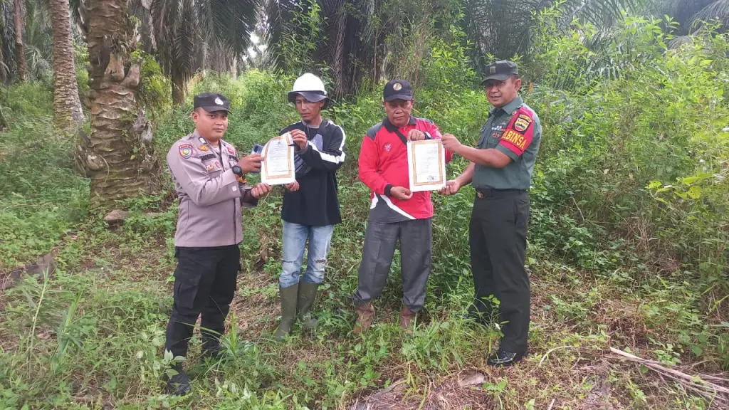 Personil Polsek Ukui Rutin Sebarkan Maklumat Kapolda Riau