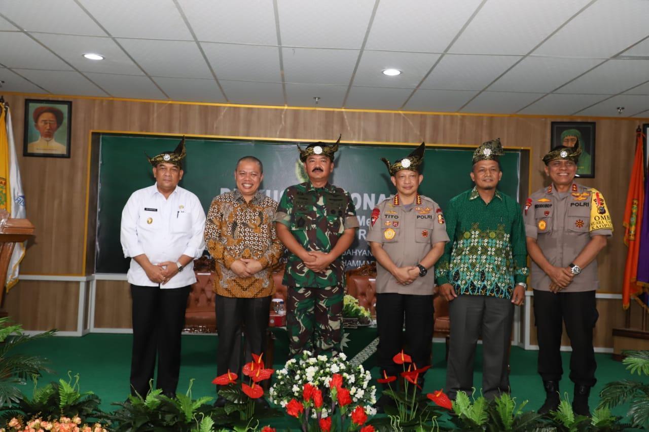 Di Dampingi Kapolri, Panglima TNI Beri Kuliah Umum Di UMRI Pekanbaru