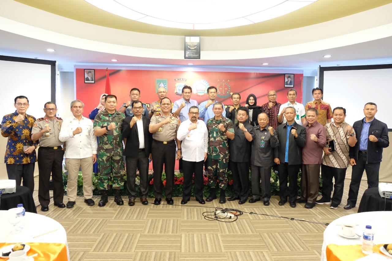 Kapolda Riau Bersama Forkopimda Dan Rektor Se-Kota Pekanbaru Duduk Bersama Dalam Coffee Morning