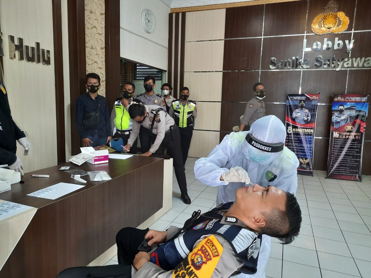 Pasca Penjagaan Pos Perbatasan, Puluhan Personel Polres Inhu di Swab Antigen