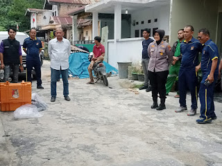 Kapolsek Pangkalan Kerinci Dampingi Piket Reskrim Polres Pelalawan Cek Korban Pembakaran