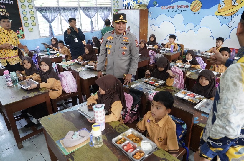 Satu Tahun Program MBG: Polda Riau Target 18 Dapur SPPG, 15 Sudah Operasi
