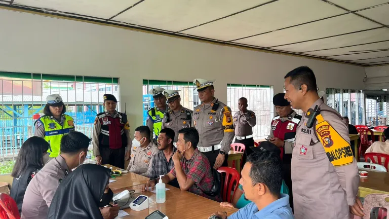 Hari Kedua Ops Patuh LK 2023, Polres Meranti Gelar Cek Kesehatan Gratis Bagi Masyarakat dan Pengendara Becak