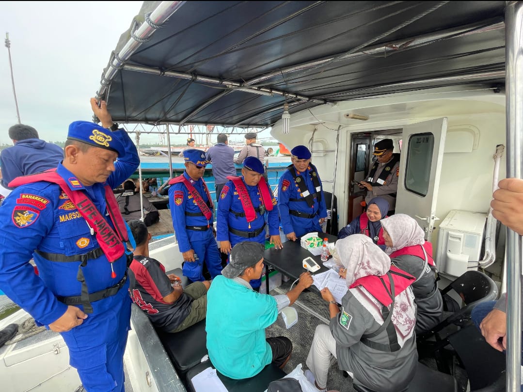 Hut Bhayangkara Ke- 79 Tahun SatPolair Polres Dumai Gelar Bakti Sosial