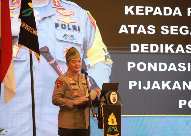 Polwan Polda Riau memperingati puncak Hari Jadi ke-75 Polwan Republik Indonesia, di Hotel Pangeran.