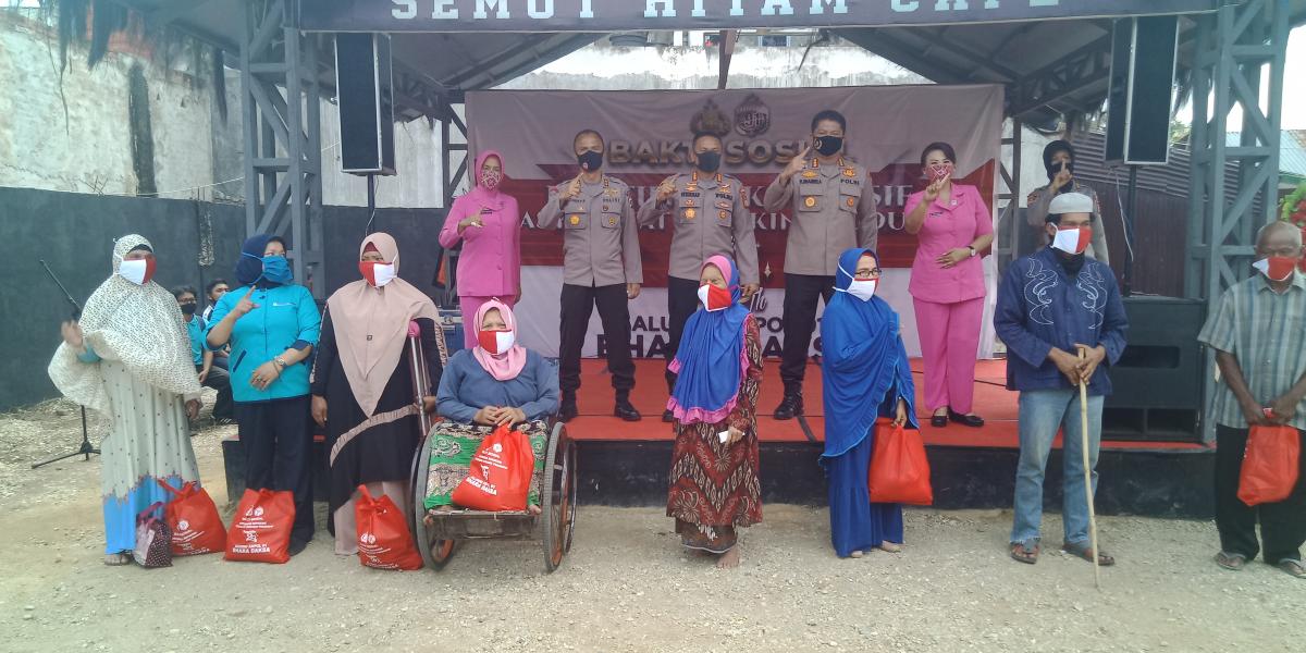 Alumni Akpol 1991 Polda Riau Bantu 1.000 Paket Sembako ke Warga Terdampak Covid-19