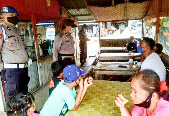 Anggota Polsek Tapung Hulu Rutin Lakukan Ops Justisi, untuk Pendisiplinan Protokol Kesehatan