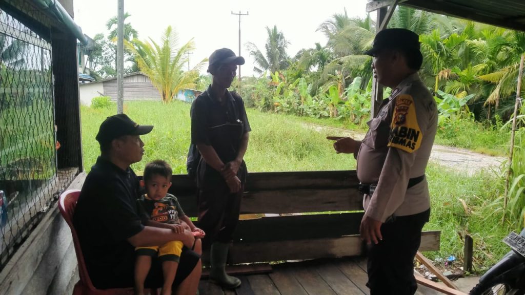 Jalin Silaturahmi & Pelihara Kamtibmas Personel Polsek Enok tingkatkan Kegiatan Sambang warga.