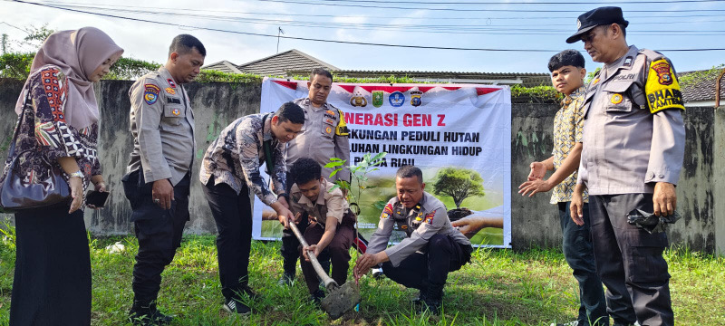 Polda Riau Kenalkan Green Policing di SMK YKWI, Mendidik dan Menginspirasi Generasi Z untuk Menjaga Kelestarian Lingkungan