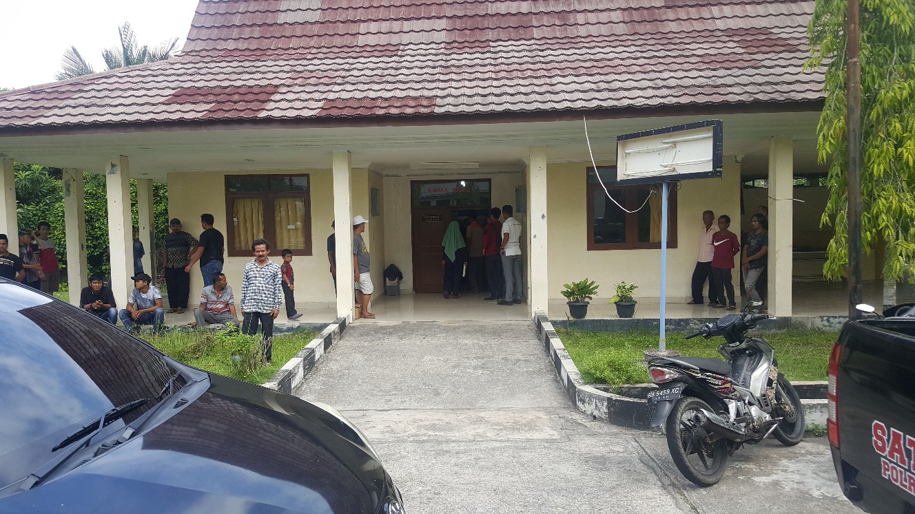 Tim DVI Polda Riau Otopsi Jenazah Korban Di Meranti