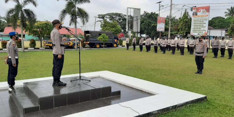 Kapolres Kampar Pimpin Apel Serpas Anggotanya untuk Tugas Pengamanan Pilkada di Rohul