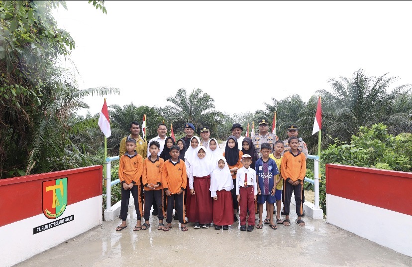 Jembatan Merah Putih Presisi di Kampar, Membuka Jalur Anak Desa Menggapai Cita-cita