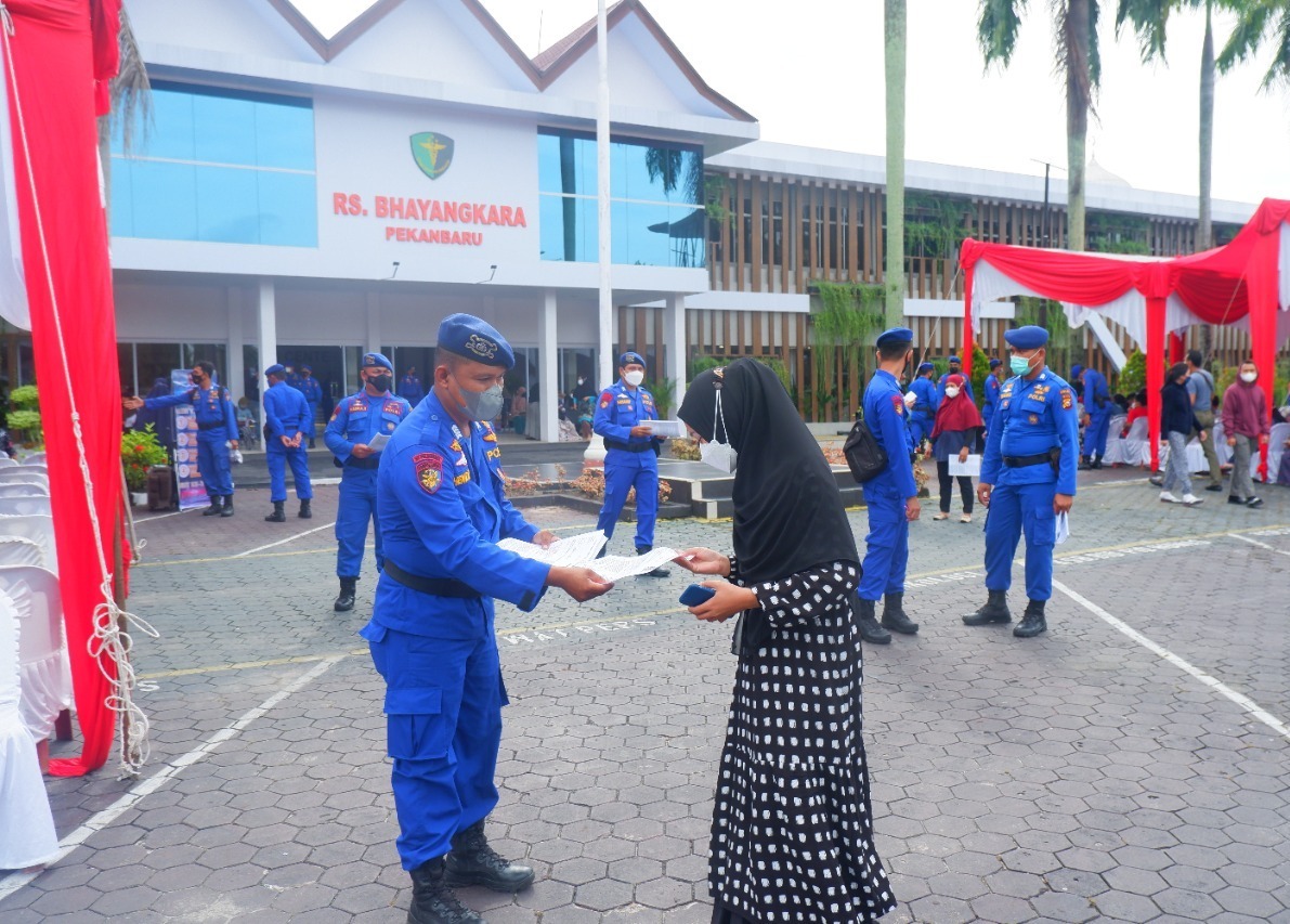 Dalam Rangka HUT Polairud Ke-71, Ditpolairud Polda Riau adakan Vaksin Massal