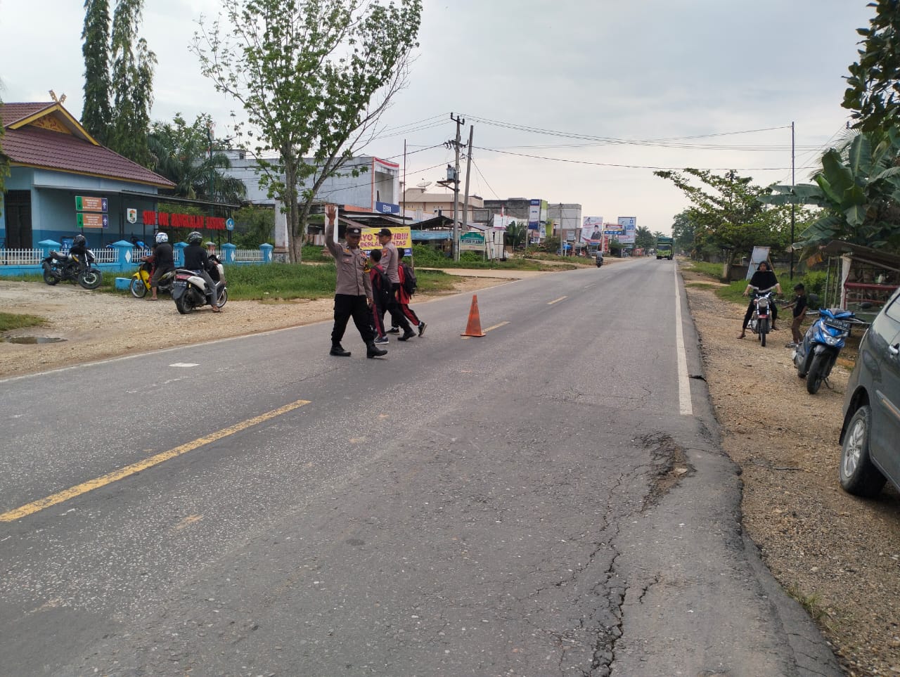 Polsek Pangkalan Lesung Patroli di Lokasi Rawan Lakalantas