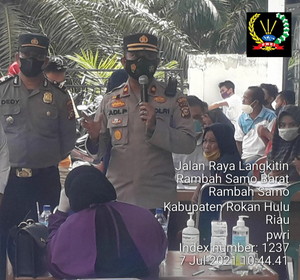Wakapolres Rohul Kompol Adi Prabowo SH, S.IK, MH Pantau Proses Vaksinasi Di Rambah Samo