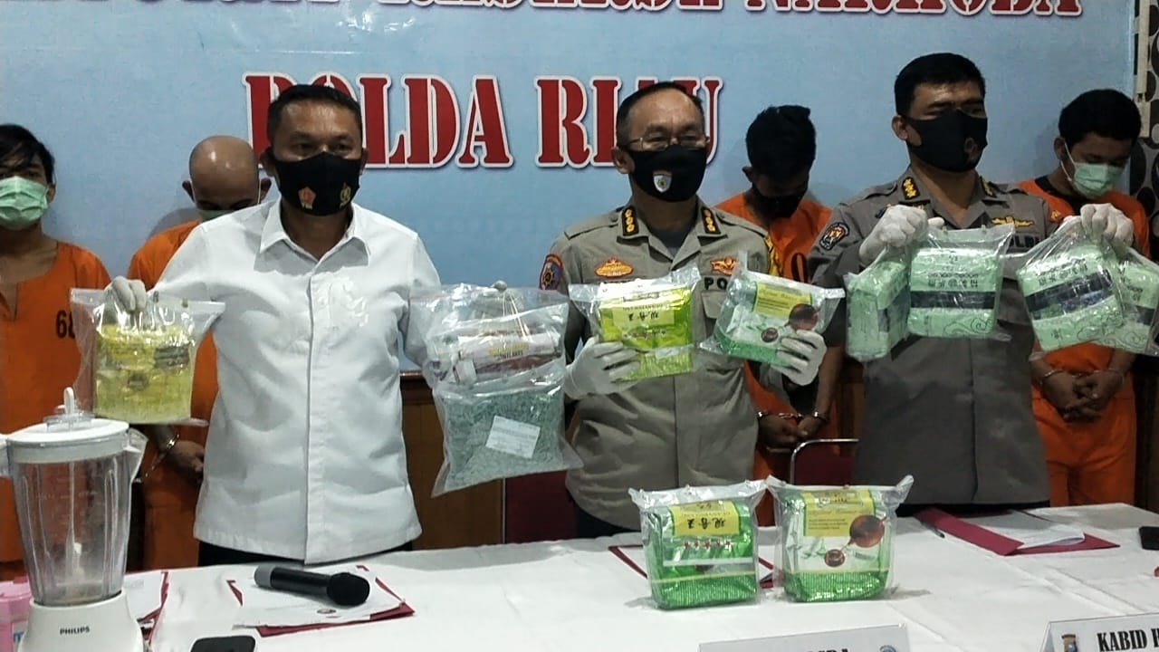 Dit Narkoba Polda Riau Musnahkan 43 Kilo Sabu Pakai Air Panas dan Blender 21 Ribu Ektasi