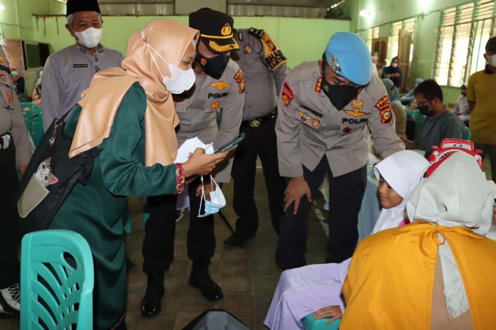 Akselerasi Percepatan Vaksin, Polda Riau Tinjau Vaksinasi Covid-19 di 3 Kecamatan