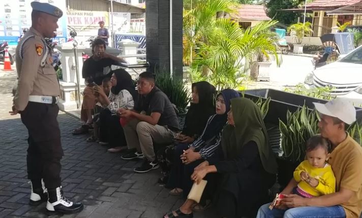 Menjelang Hari Pencoblosan, Bripka Faisal Dekatkan Diri ke Masyarakat Demi Terwujudnya Sinergitas