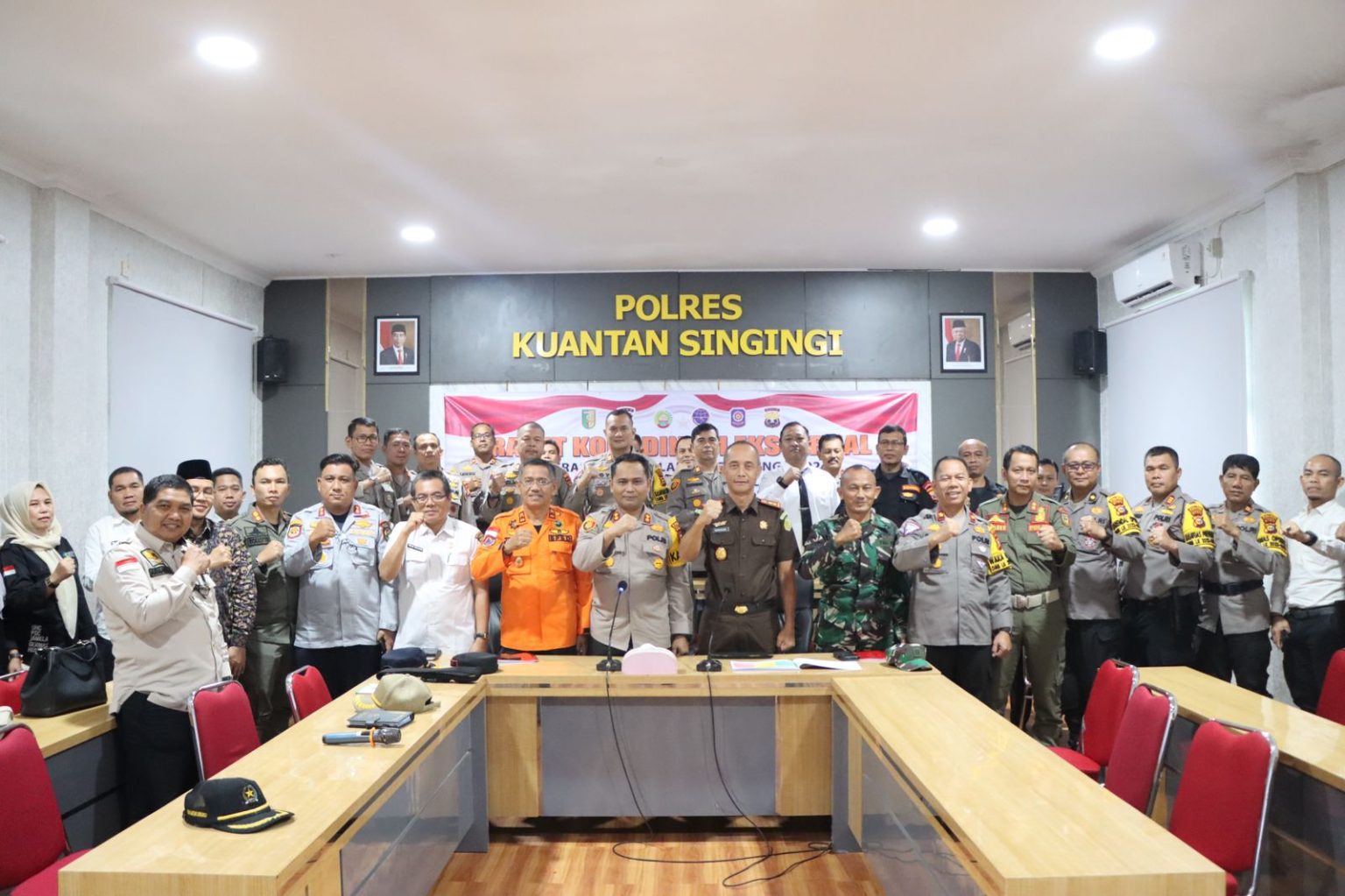 Polres Kuansing Gelar Rapat Koordinasi Lintas Sektoral untuk Persiapan Operasi Ketupat Lancang Kuning 2024 dan Penanganan Karhutla