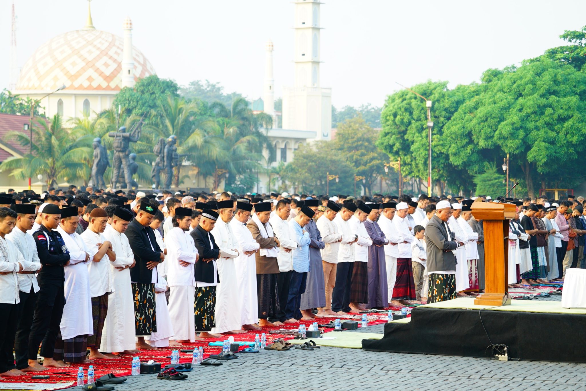 Korbrimob Gelar Sholat Idul Adha dan Kurban 235 Hewan