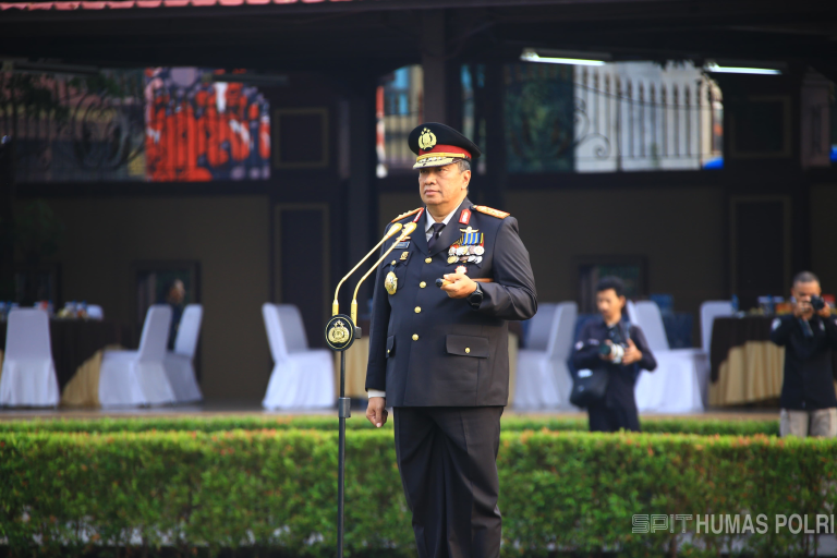 Mabes Polri Gelar Upacara Peringatan HUT Ke-79 RI di Lapangan Bhayangkara