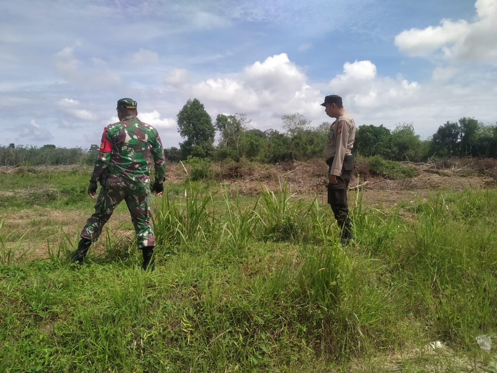 Sinergitas TNI-POLRI di Kecamatan Bunut Cegah Karhutla