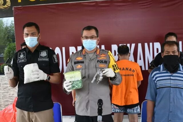 Amankan 5 Kg Sabu dan 8 Ribu Ekstasi, Polresta Pekanbaru Bekuk Pengedar Narkoba Bersenjata Api