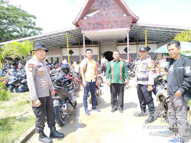 Personil Polsek Minas Amankan Ibadah Natal 2024