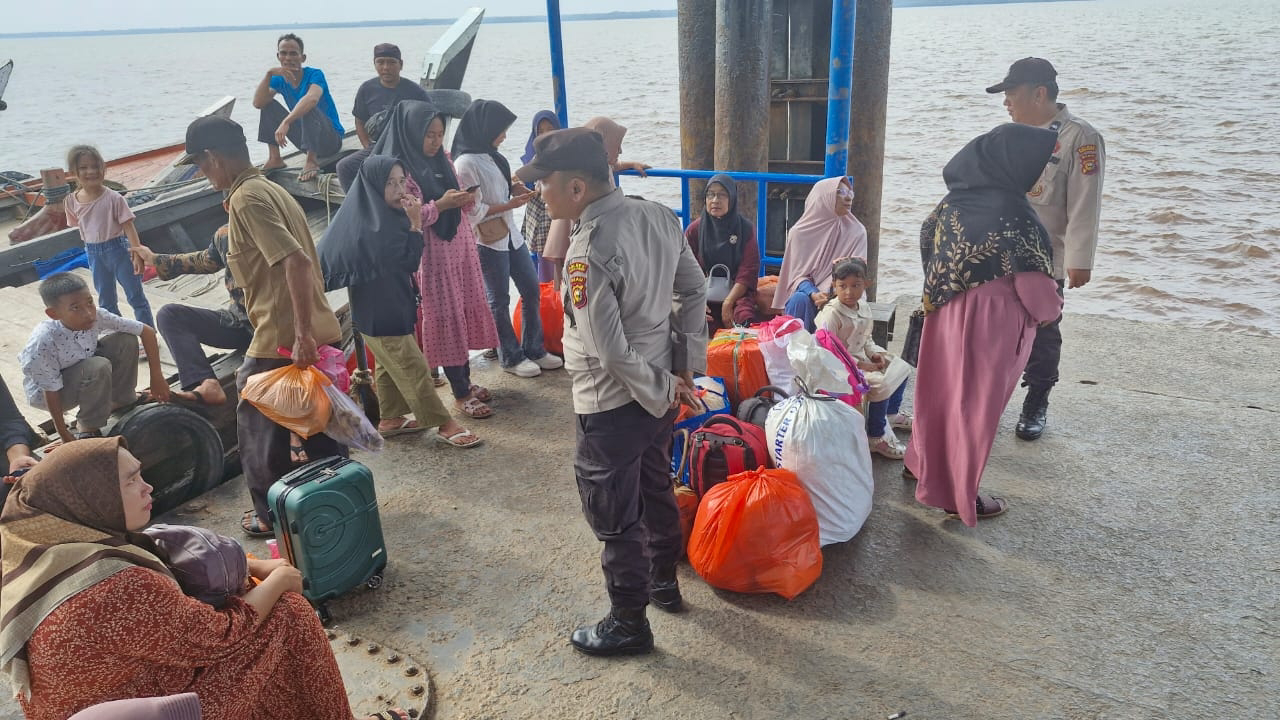 Pengamanan dan Pelayanan, Polisi Lakukan Cooling System di Pelabuhan Teluk Dalam Pelalawan 