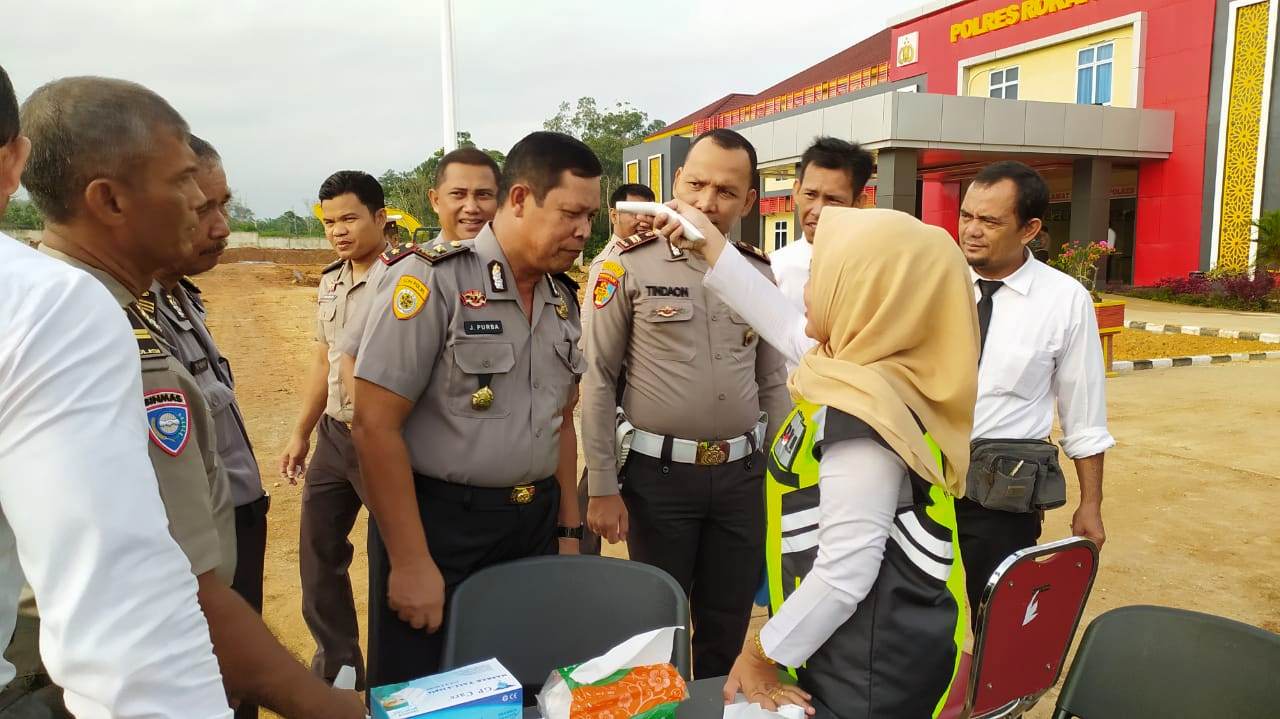 Kegiatan Sosialisasi Urkes Polres Rohul dalam Pencegahan Penyebaran Penyakit Corona