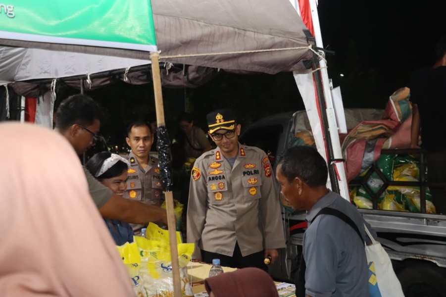 Program Pasar Murah Polres Dumai, 2 Ton Beras Terserap Warga dalam 60 Menit