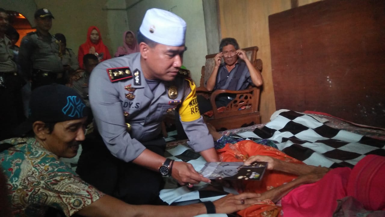 Jum'at Barokah Polresta Pekanbaru Sambangi Ibuk Aisyah 