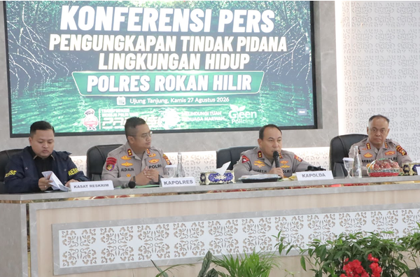 Kapolda Riau Konfrensi Pers Tindak Pidana  Lingkungan Hidup Penggerusakan 133 Ha Hutan Mangrove di Kab. Rohil