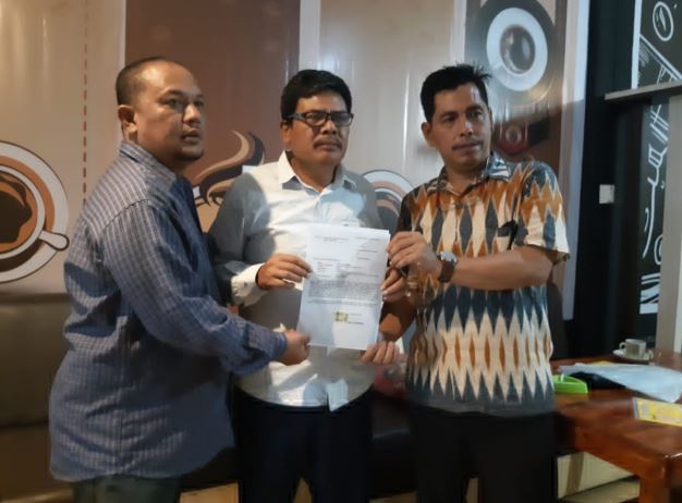 Bravo 5 Pelalawan Laporkan Beberapa Akun FB Penghina Jokowi ke Polres Pelalawan