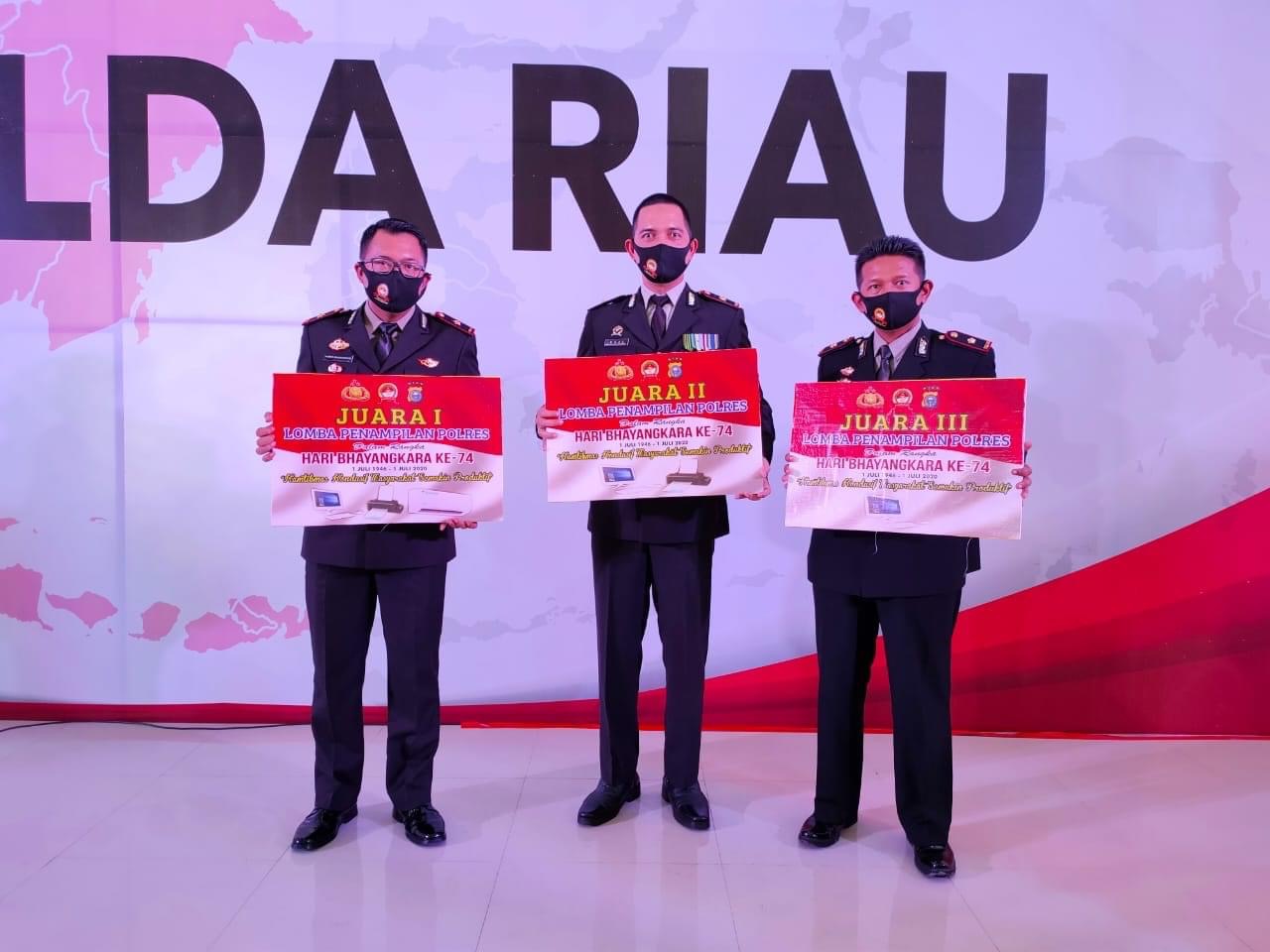 Kapolda Riau Anugerahkan Polres Kampar Juara 3 Lomba Penampilan Mako Ideal Hari Bhayangkara ke-74