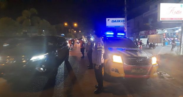 Polsek Pangkalan Kerinci Rutin Patroli Blue Light