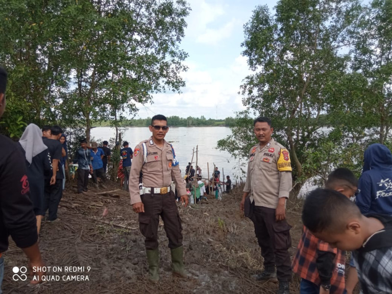 Personel Polsek Tempuling Patroli Tempat Wisata untuk Beri Rasa Aman Pengunjung