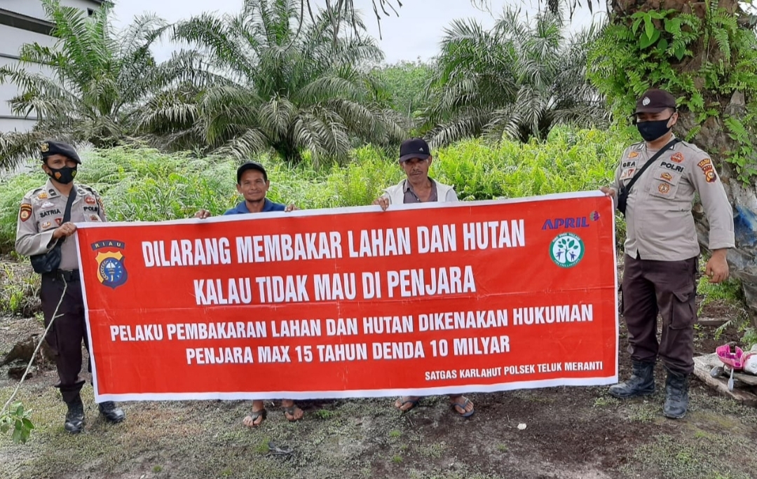 Polsek Teluk Meranti Sebarkan Maklumat Kapolda Riau, Larang Masyarakat Buka Lahan dengan Cara di Bakar