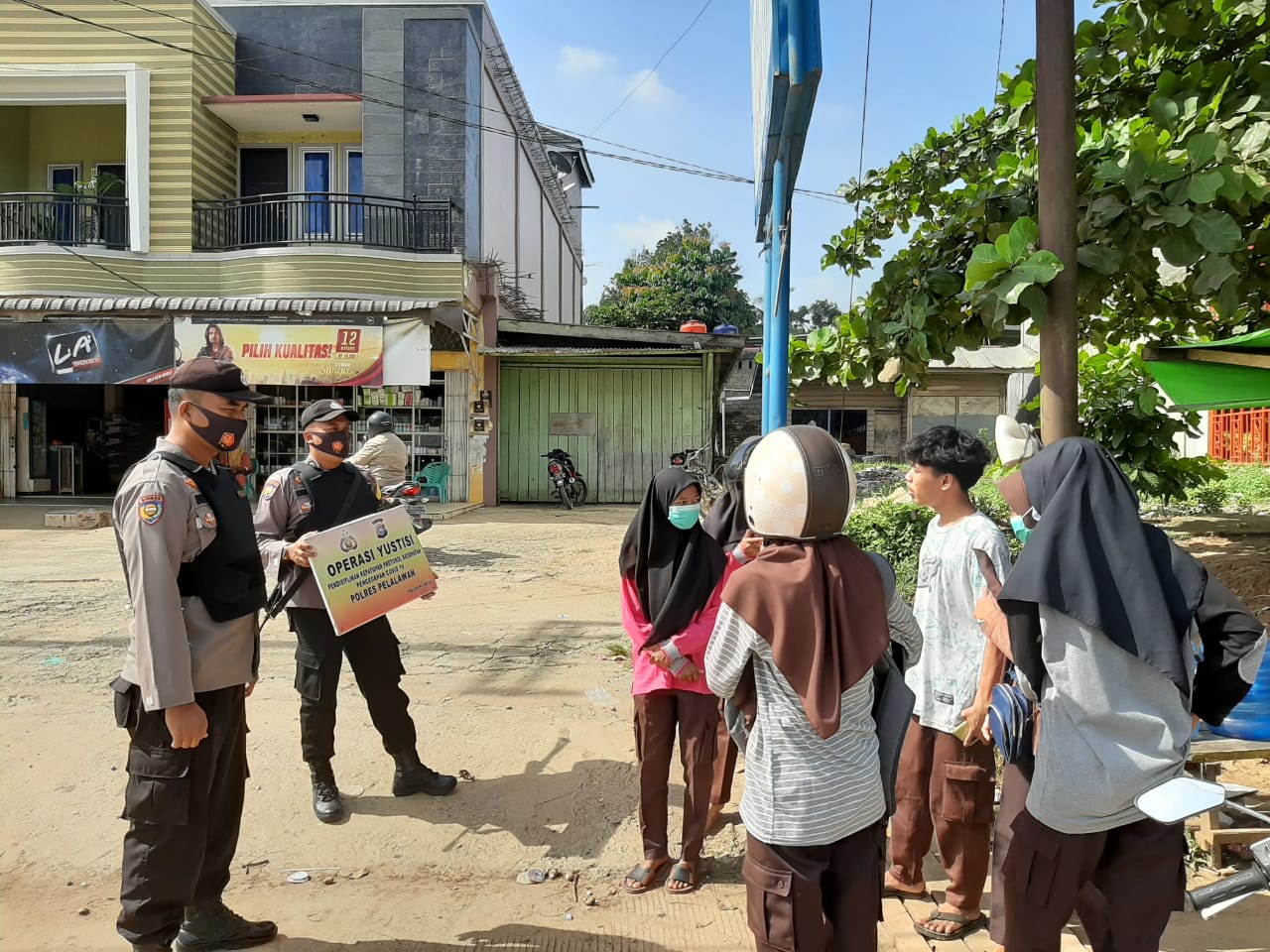 Dukung Pemerintah Penanganan Covid-19, Polsek Ukui Sosialisasikan Prokes