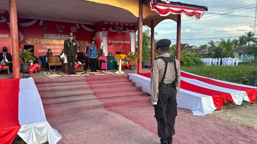 Kapolsek Kuindra Jadi Pembina Upacara Penurunan Bendera HUT RI Ke-80