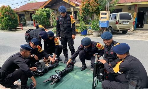 Subsatgas Jibom OMB LK 2023-2024 Patroli dan Deteksi Terhadap Penggunaan Bahan Peledak Maupun Benda Pemicu Ledakan di Kantor Bawaslu